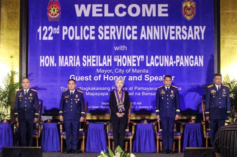 15 outstanding cops, police stations in Manila awarded during .